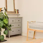 3Br Flat W Garden In West Kensington, 4Min Tube Station