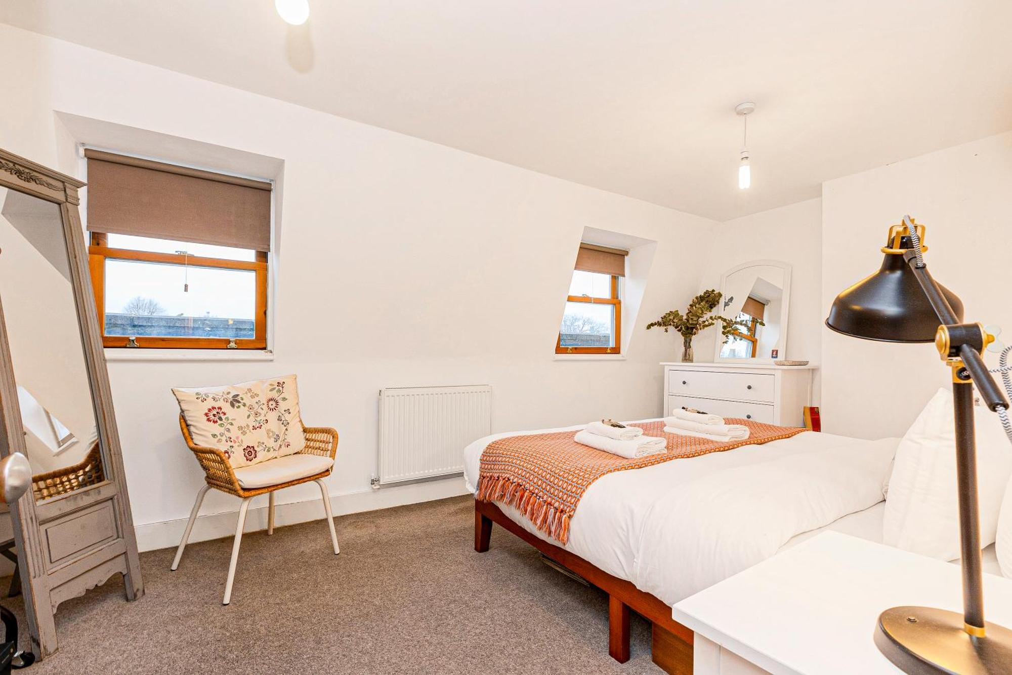 3br Flat W Garden In West Kensington, 4min Tube Station * Londra