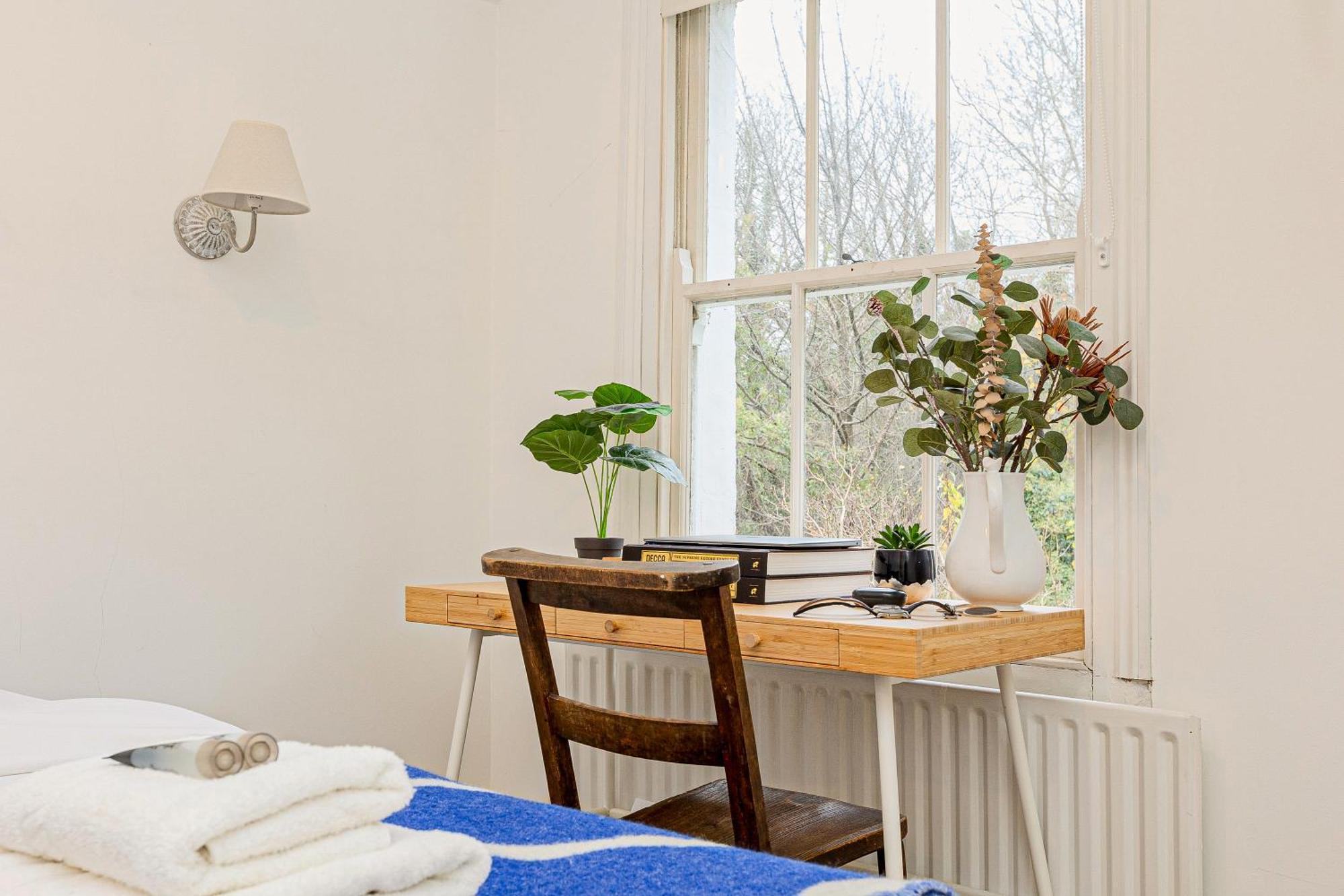 3br Flat W Garden In West Kensington, 4min Tube Station Casa vacanze Londra